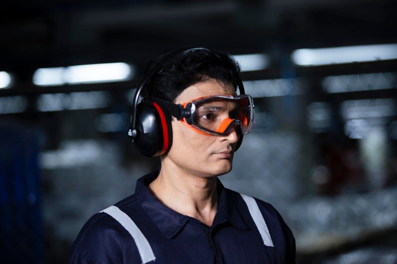 VENUS - E-507 - Safety Goggles - IS 8521-1 & ANSI Z87.1 Approved, Clear Hard Coated Anti-Fog Lens, Protection Against Liquid/Chemical Splash & Dust Particles - Pack of 1 - Image 2