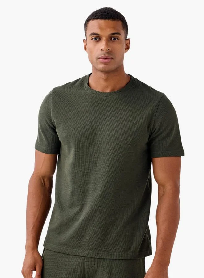 سبلاش فيڤ Textured Shorts Set