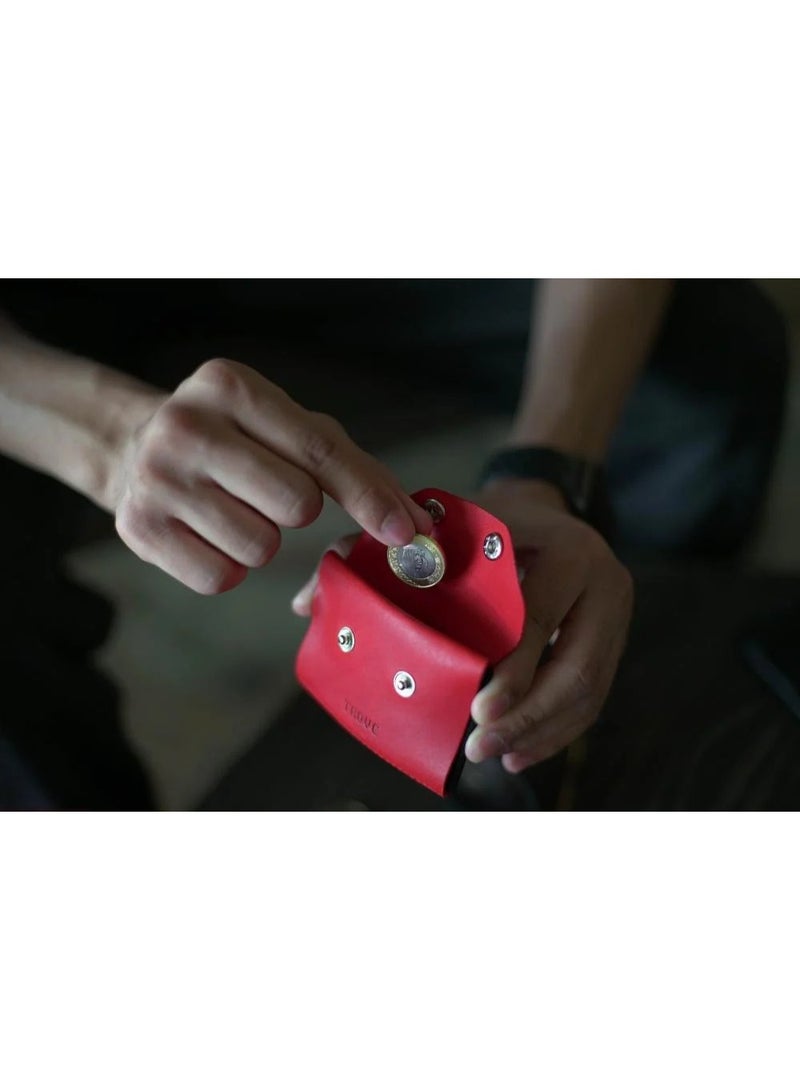 Trove Third edition card wallet in red and black from Trove - Image 3
