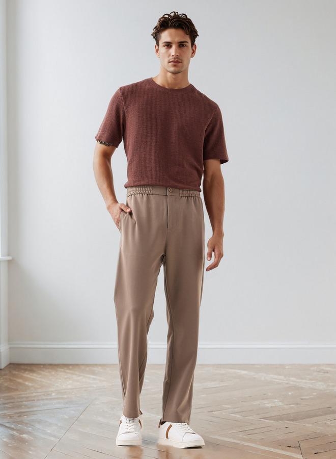 ايكونيك تيشيرت رجالي بتصميم أيقوني بياقة مستديرة وأكمام قصيرة بنقشة خلية النحل - Image 2