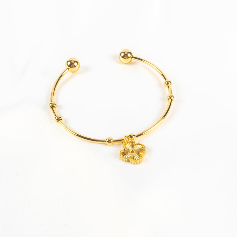 أسورة أستانليس ستيل ذهبي شكل زهرة البرسيم - Image 2