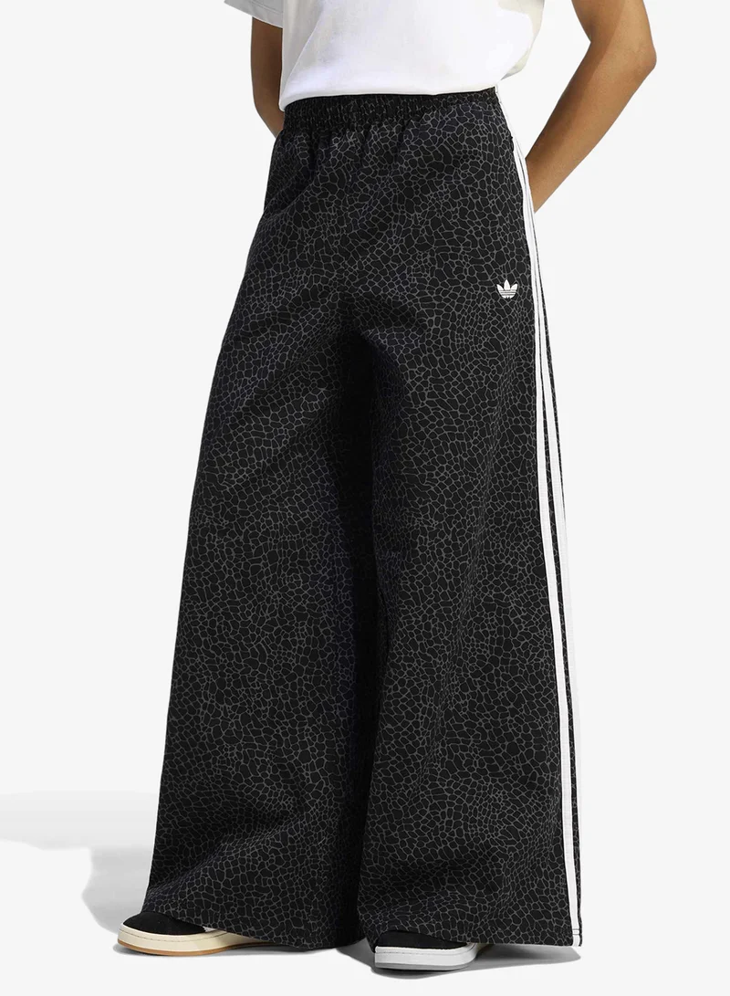 اديداس اوريجينالز Firebird Oversized Aop Denim Pants