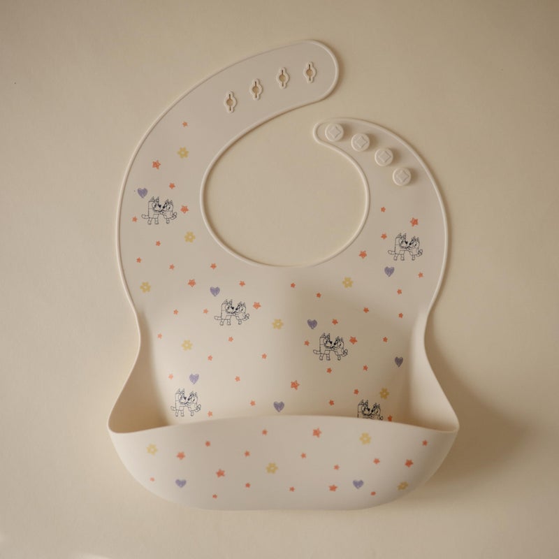 mushie x Bluey Silicone Baby Bib | Adjustable Fit Waterproof Bibs (Bluey Ivory) - Image 3