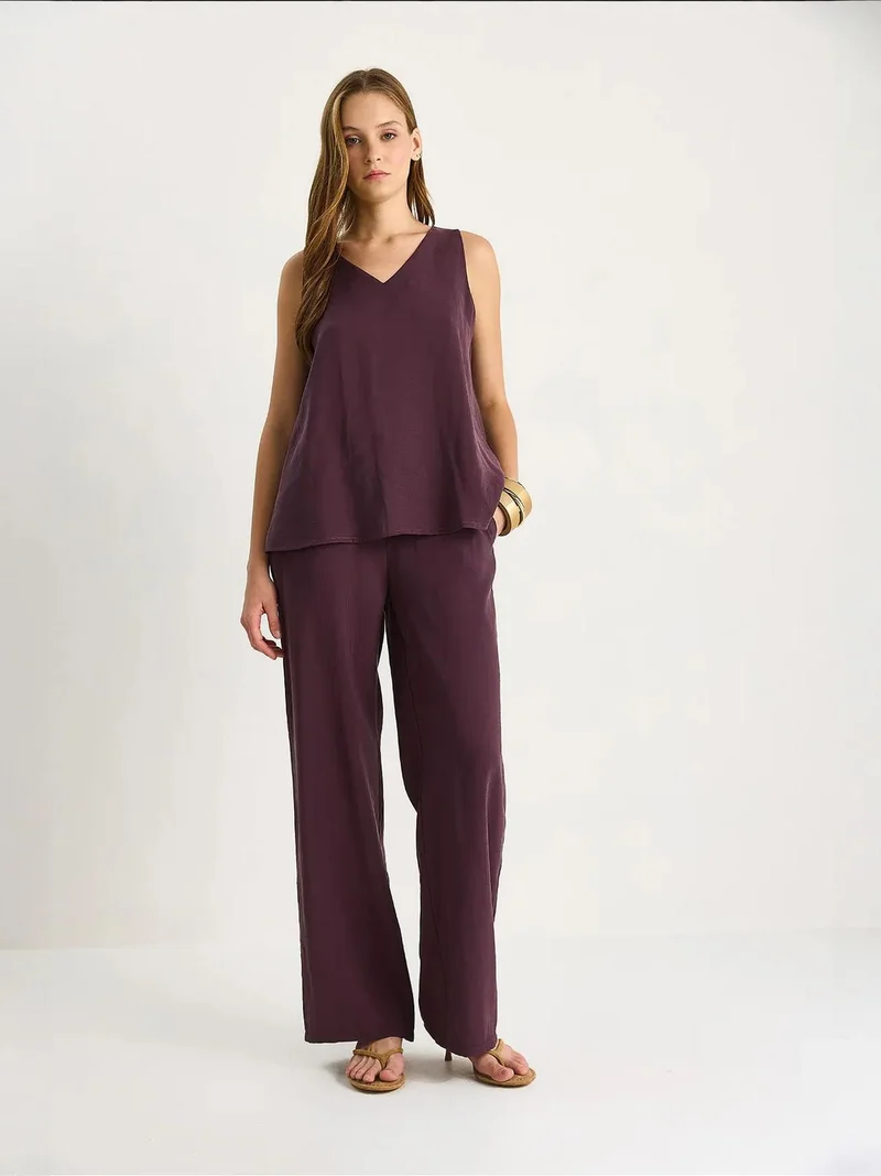 Bianco Lucci LUCCI V-Neck Cotton Blouse-Pants Two-Piece Set