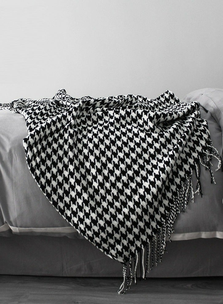 Loquat Houndstooth Pattern Tassel Design Knitted Soft Throw Blanket Black/White  - Image 2