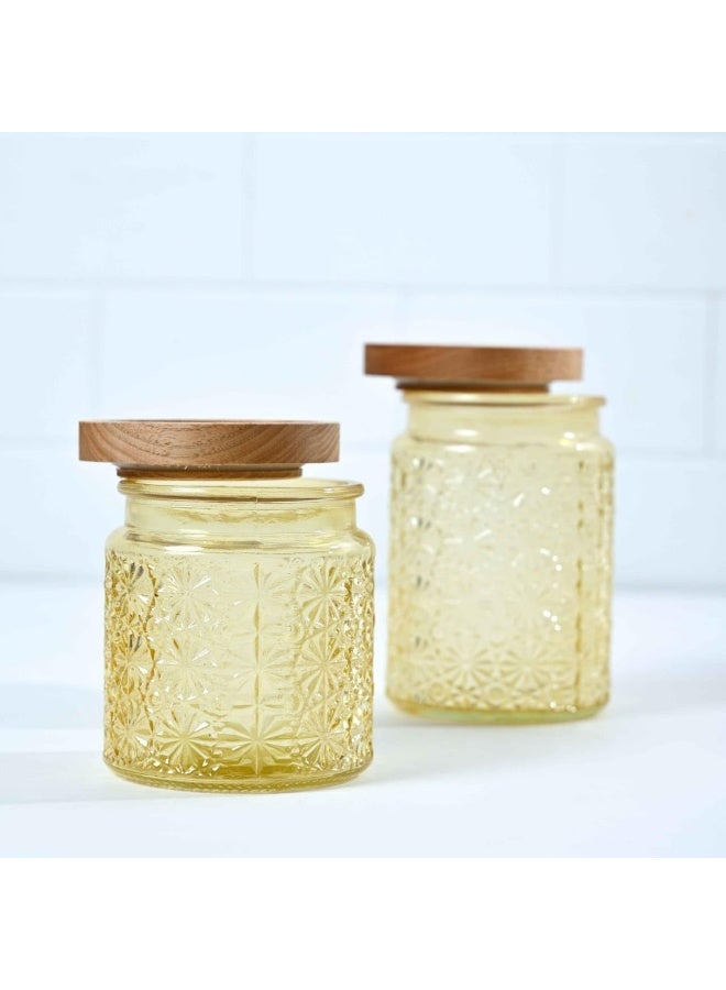 مجموعة برطمانات زجاجية منقوشة بنمط النجوم، عبوتان، مع أغطية خشبية، لون كهرماني