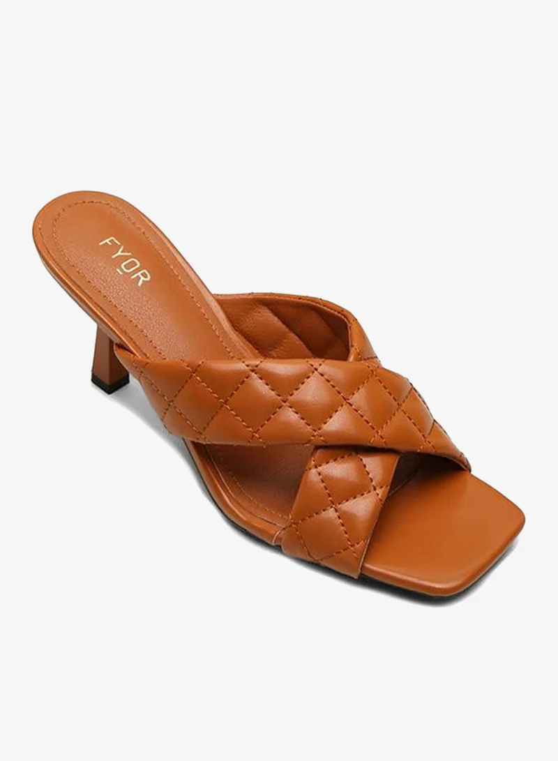 فايور Quilted Cross-Strap Mule CMJ 06