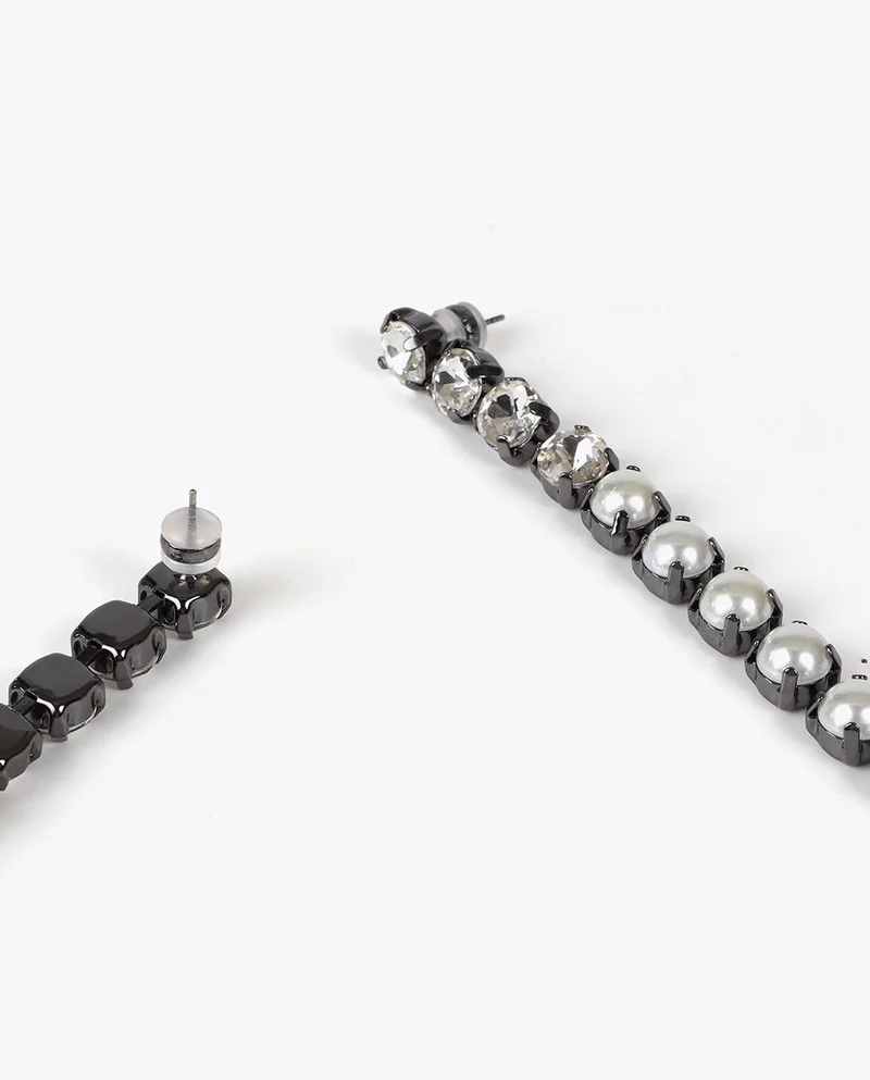 لولا كساديمونت أقراط متدلية من الكريستال واللؤلؤ