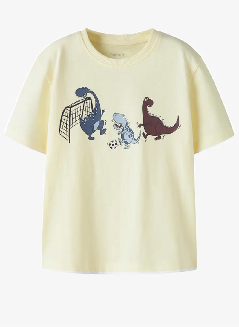 نيم ات تيشيرت جرافيك برقبة دائرية للأطفال