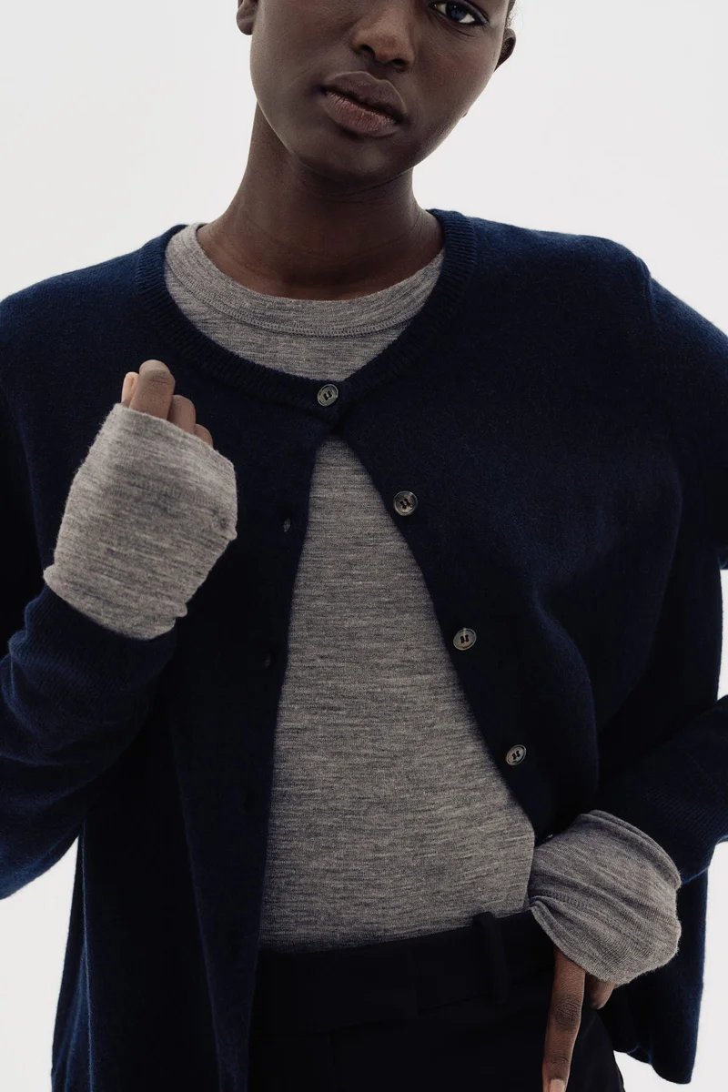 اتش اند ام كارديغان من الكشمير