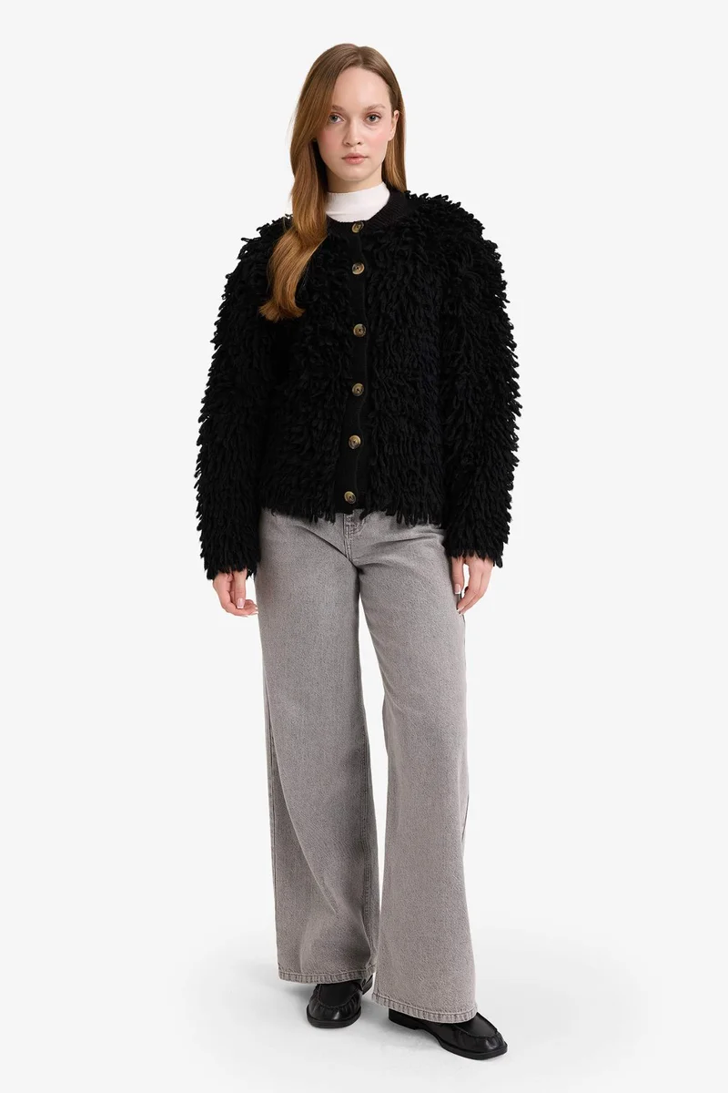 ديفاكتو Oversize Fit Crew Neck Cardigan