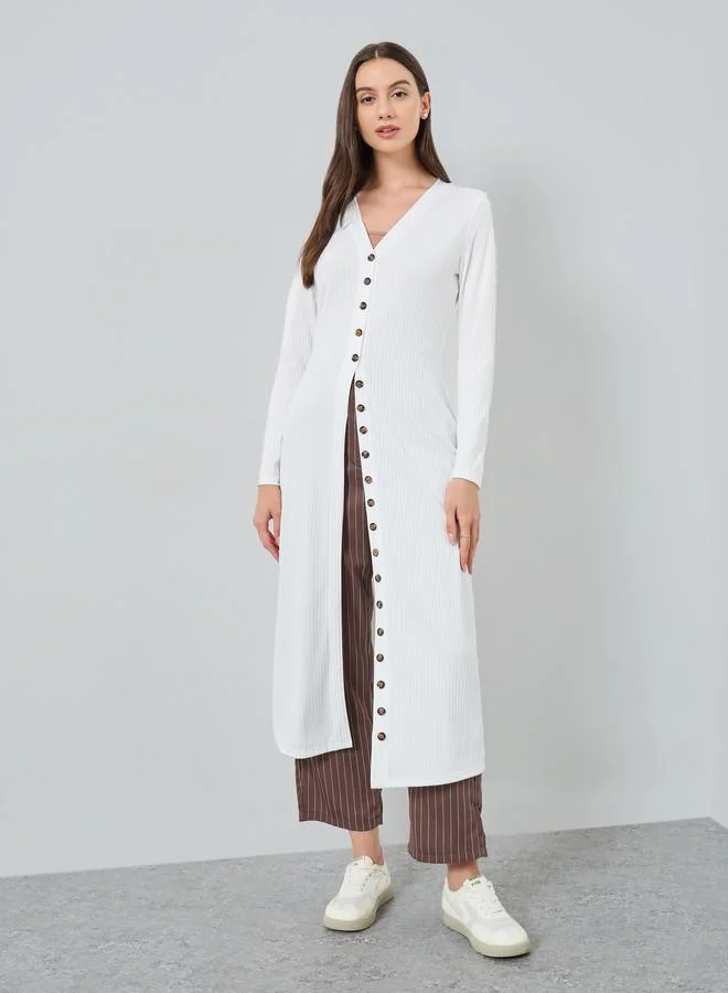 تايك تو كارديغان محبوك أبيض بأزرار أمامية