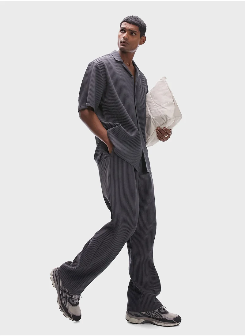 توب مان Wide Leg Plisse Carpenter Pants