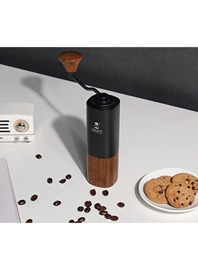 تايم مور مطحنة قهوة يدوية من TIMEMORE Chestnut G1 Plus بسعة 25 جرامًا مع مطحنة E&B مطلية بالتيتانيوم وإعدادات داخلية قابلة للتعديل، وتوحيد طحن مثير للإعجاب (أسود) - Image 3