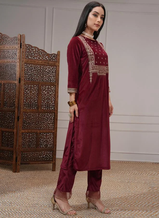 Vishudh Vishudh Women Red Embroidered Kurta Set