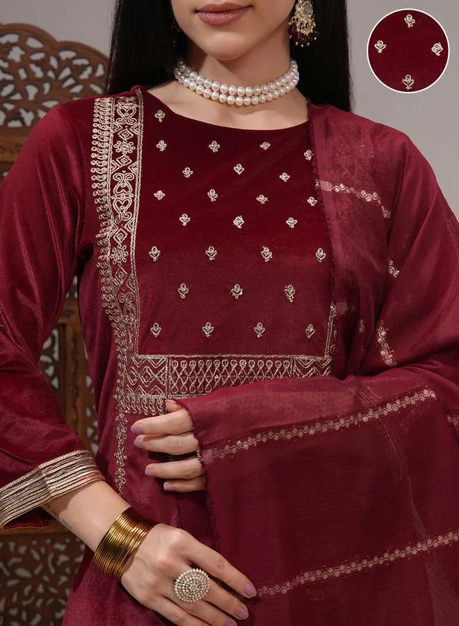 Vishudh Vishudh Women Red Embroidered Kurta Set