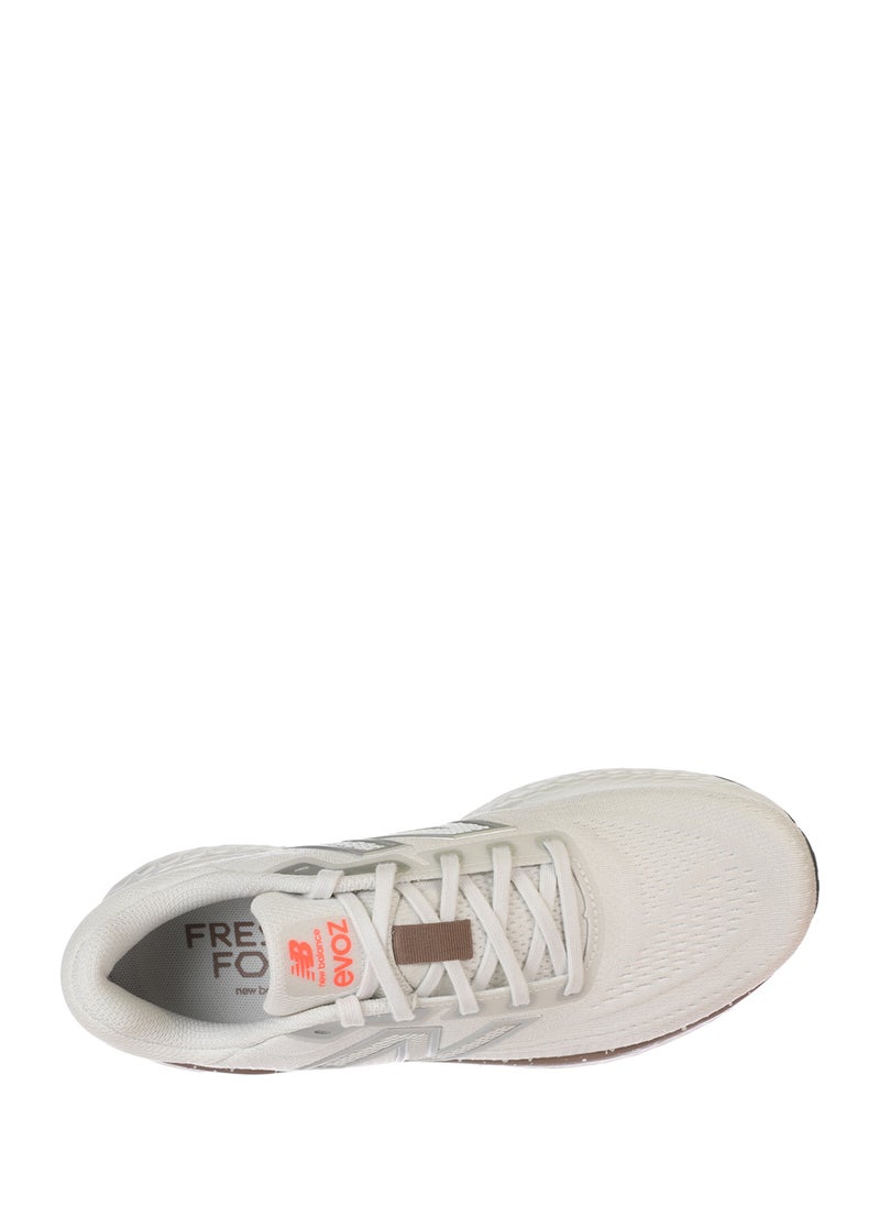 New Balance Evoz Sports Shoes  - Image 4