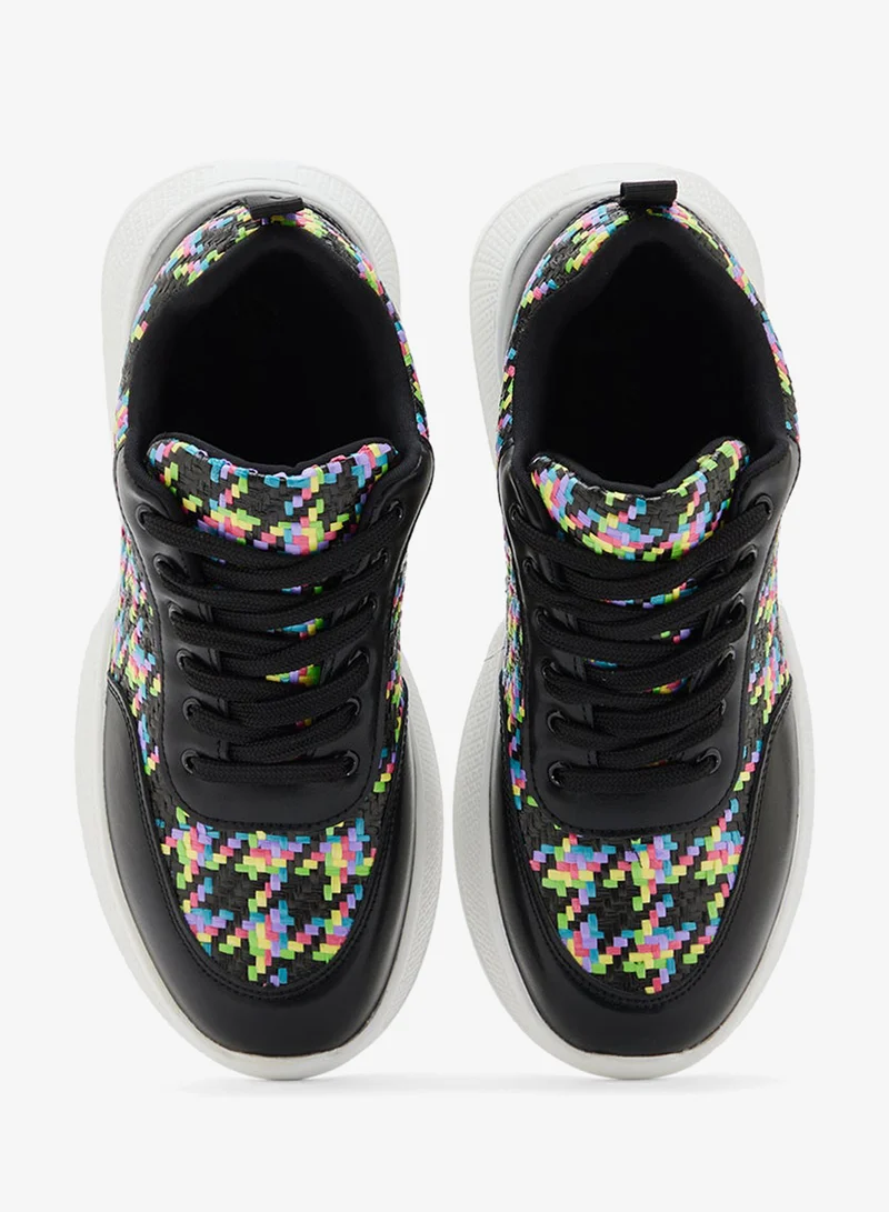 جينجر سنيكرز تشاكي بنقوش منسوجة