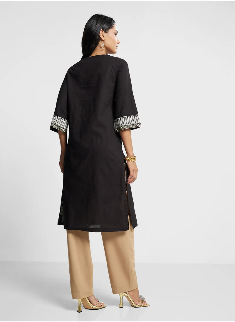 بيبا Crew Neck Embellished Kurta