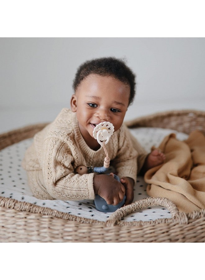 فريج لهاية فريغ أندرسن فيري تيل للأطفال من المطاط الطبيعي | صُنعت في الدنمارك | خالية من مادة BPA (لون كريمي/حريري، من 0 إلى 6 أشهر) - Image 3