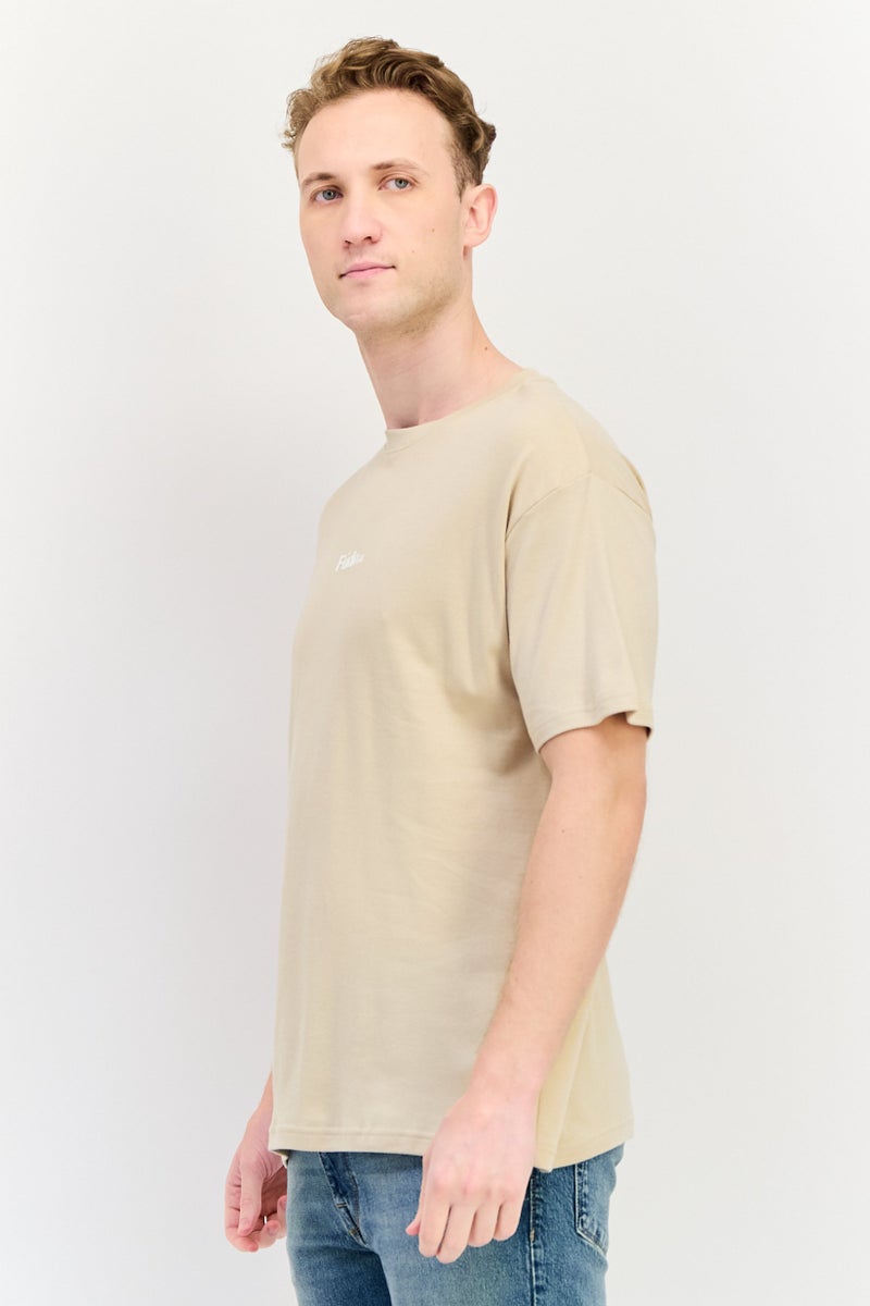 Fudo تي شيرت رجالي بأكمام قصيرة وياقة دائرية بشعار العلامة التجارية، تان - Image 2