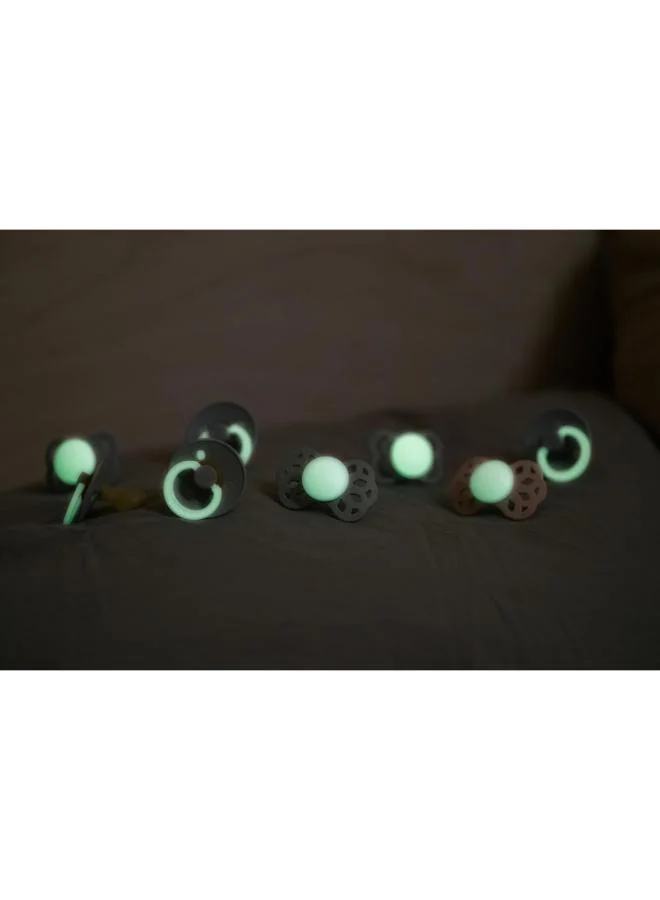 BIBS Pack of 2 Colour Glow Soother Glow In The Dark Bpa Free Dummy Pacifier, Round Natural Rubber Latex, Size 2 6 To 18 Months , Blush Night/Vanilla Night