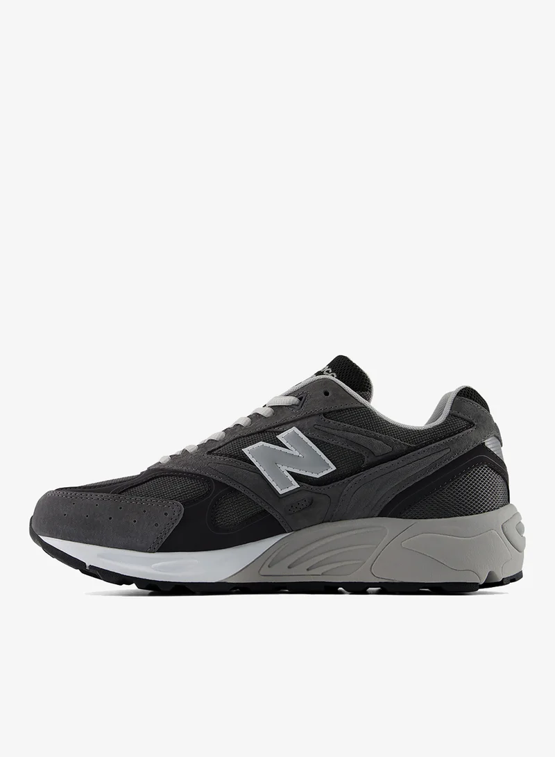 New Balance 880R Sneakers