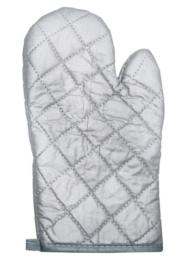 طقم قفاز فرن وحامل أواني حراري مقاوم للحرارة – قفاز مطبخ مبطن بعزل قوي مع قاعدة مسك مربعة – حماية كاملة لليدين من الحرارة العالية – مناسب للفرن، الشواية، الصواني الساخنة وأواني الطهي – خامات متينة وآمنة للاستخدام اليومي – لون فضي - Image 3