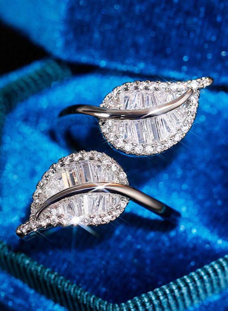 إيكوال خاتم نسائي فاخر وأنيق باللون الفضي مرصع بالزركون بمقاس بموحد - Image 4