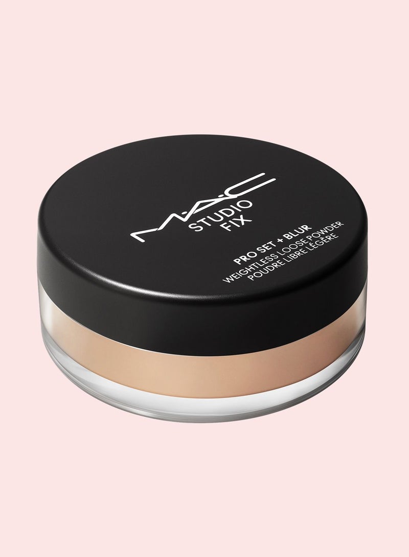 MAC Cosmetics Studio Fix Micro Veil Loose Powder - Medium Deep - Image 4