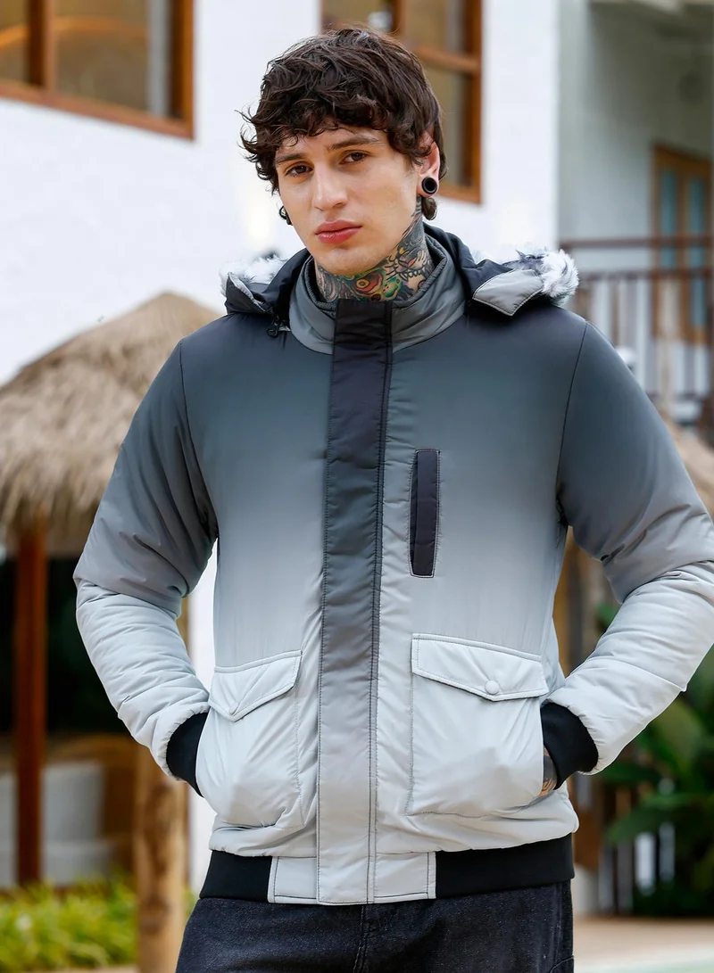 كامبوس سوترا جاكيت رجالي مبطن بسحاب أمامي متدرج بياقة واقفة وأكمام طويلة عادية وإغلاق بأزرار وجيوب وحافة مستقيمة مضلعة بلون أسود ليلي.