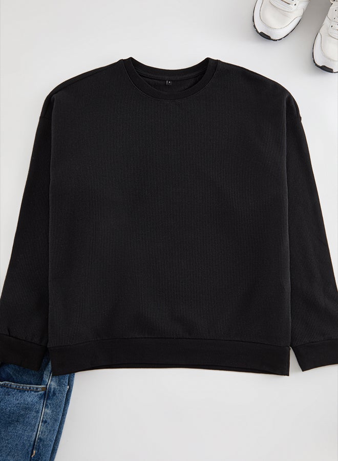 trendyol Black Oversize/Wide Cut Crew Neck Textured Basic Unmarked Sweatshirt - Image 3