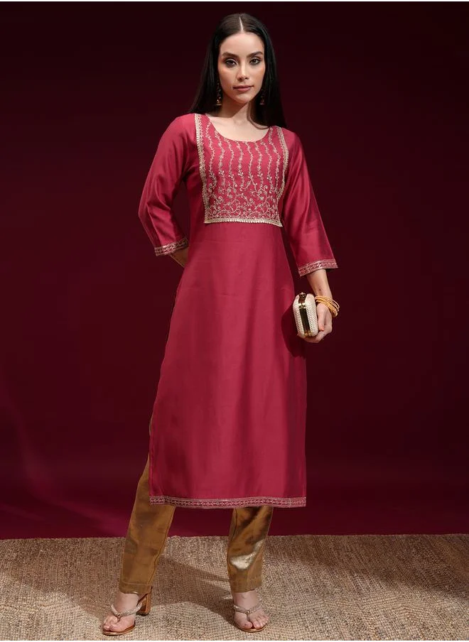 فيشود Floral Embroidered Yoke Design Sequinned Straight Kurta by Styli