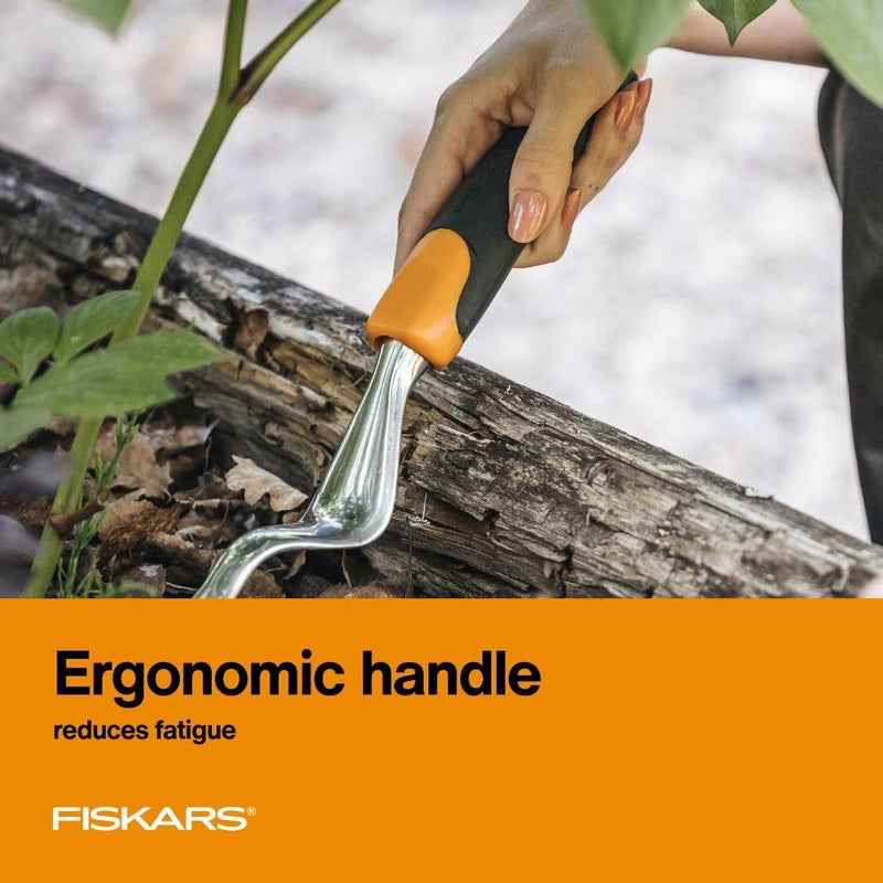 Fiskars Fiskars Ergo Weeder Tool for Weeding, Heavy Duty Gardening Hand Tool with Ergonomic Handle and Hanging Hole for Storage, Remove Weeds and Roots like Dandelions and Thistles  - Image 5