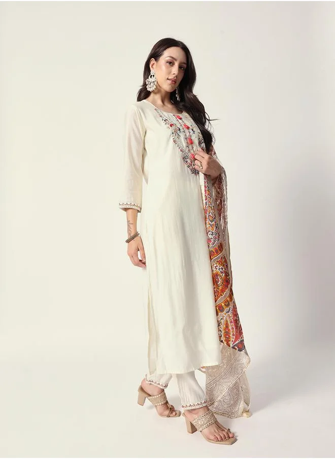 آي شين Women's Off White Rayon Textured Tunic Full Palazzo Regular Fit Kurta Set