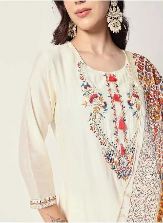 آي شين Women's Off White Rayon Textured Tunic Full Palazzo Regular Fit Kurta Set