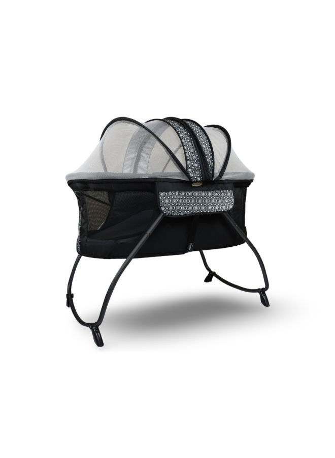 Petit bebe Baby Cot Bed Vea - Image 1