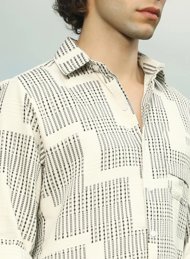 Campus Sutra Men's Off-White & Charcoal Black Tier-Imprint Shirt
