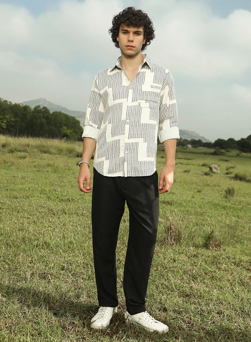 Campus Sutra Men's Off-White & Charcoal Black Tier-Imprint Shirt