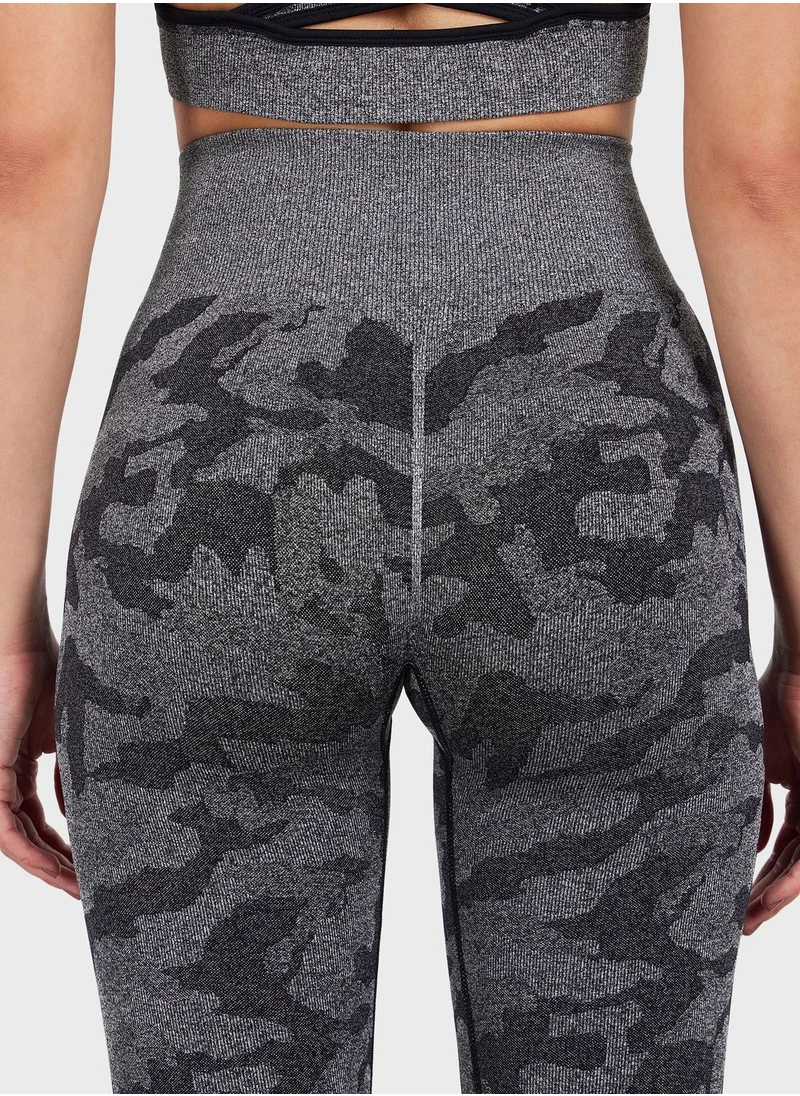 The Giving Movement Seamless Camo Leggings