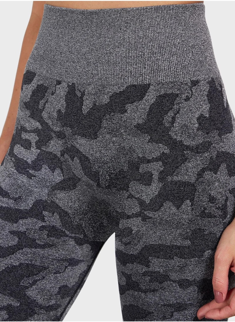 The Giving Movement Seamless Camo Leggings