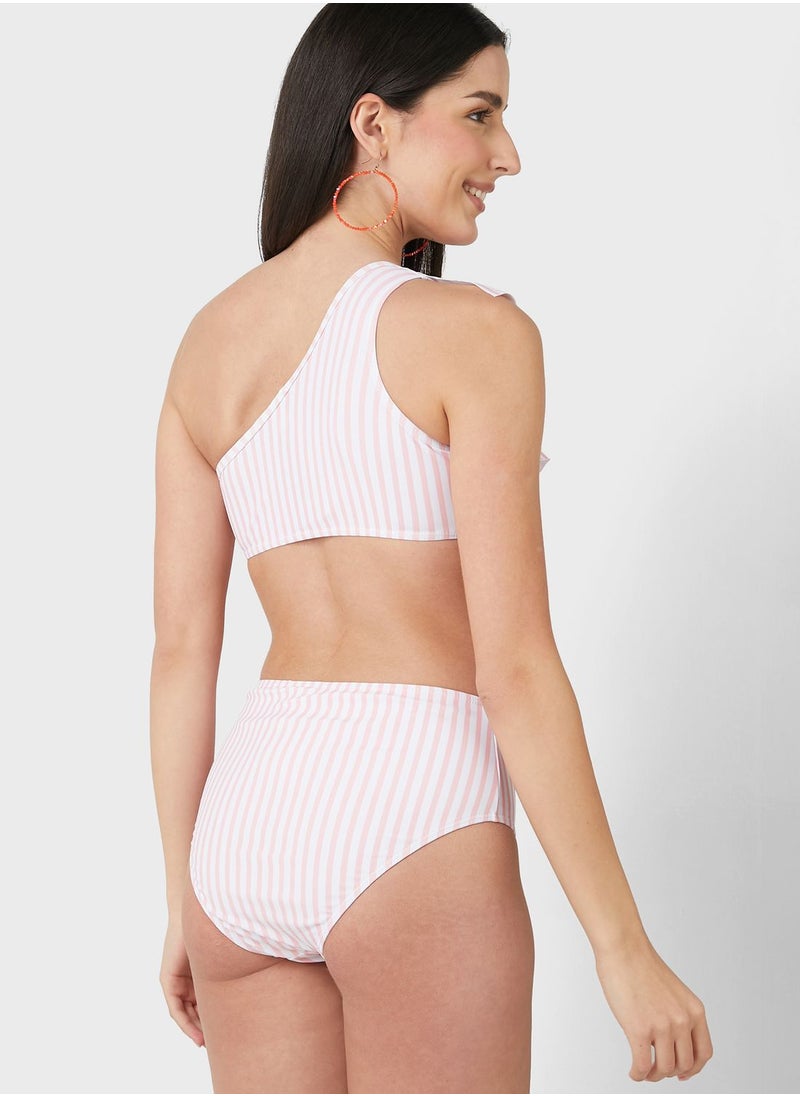 Ginger - Ruffle Detail Bikini Set - Image 1