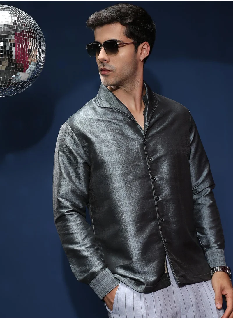 كامبوس سوترا Men's Moon Grey Distortion-Texture Shirt For Casual Wear | Spread Collar | Long Cuffed Sleeves | Button Closure | Shirt Shirt Crafted With Comfort Fit For Everyday Wear