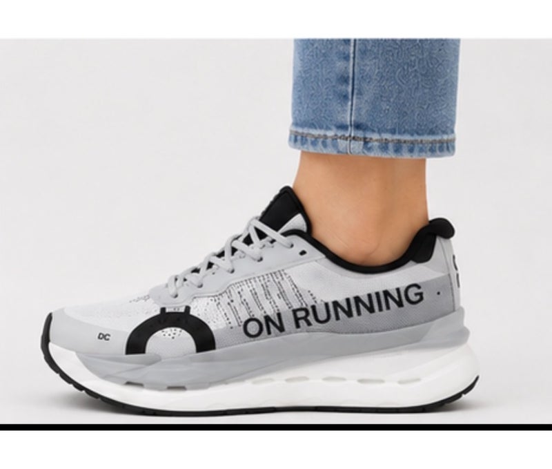 On Running Shoes For Woman - Image 3