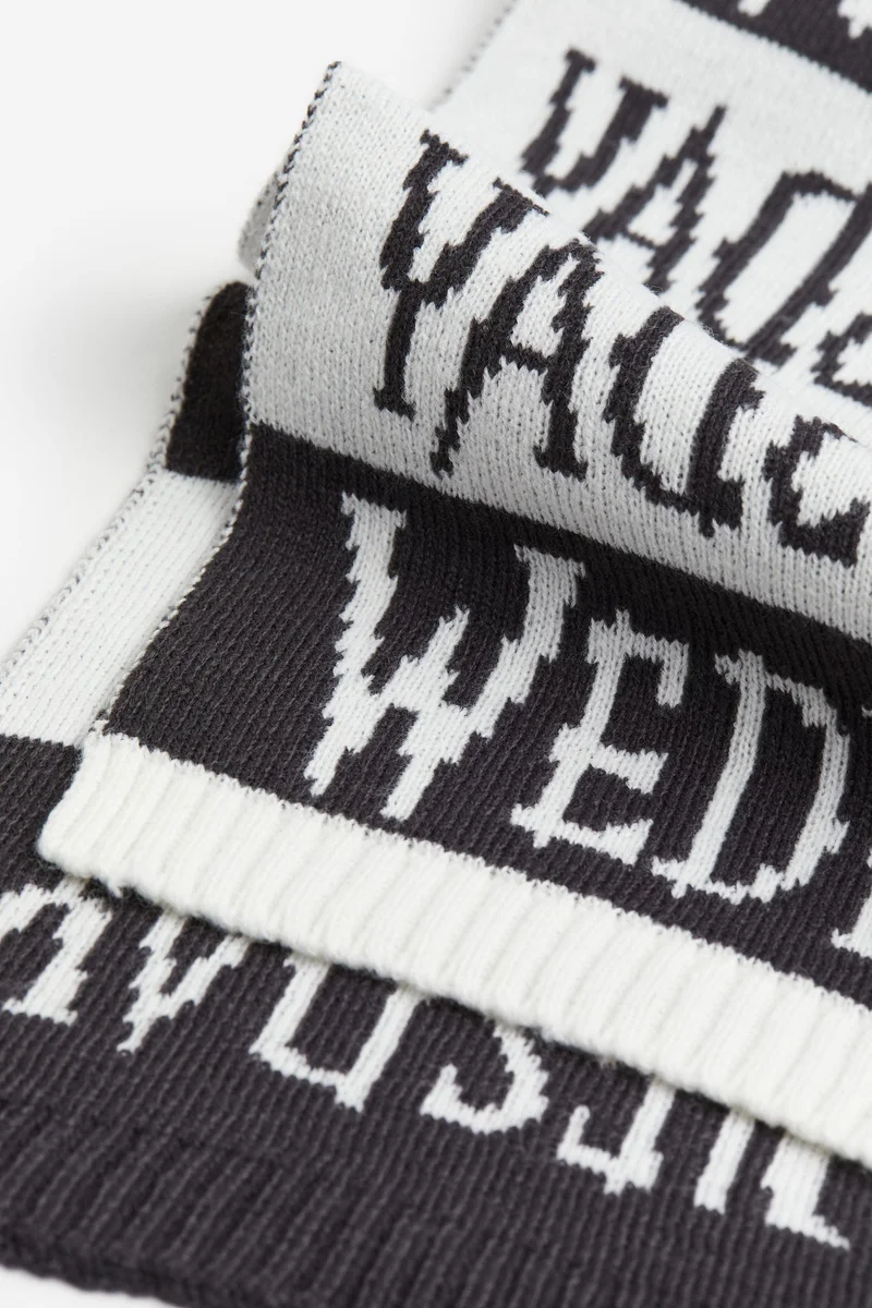 H&M Jacquard-Knit Scarf