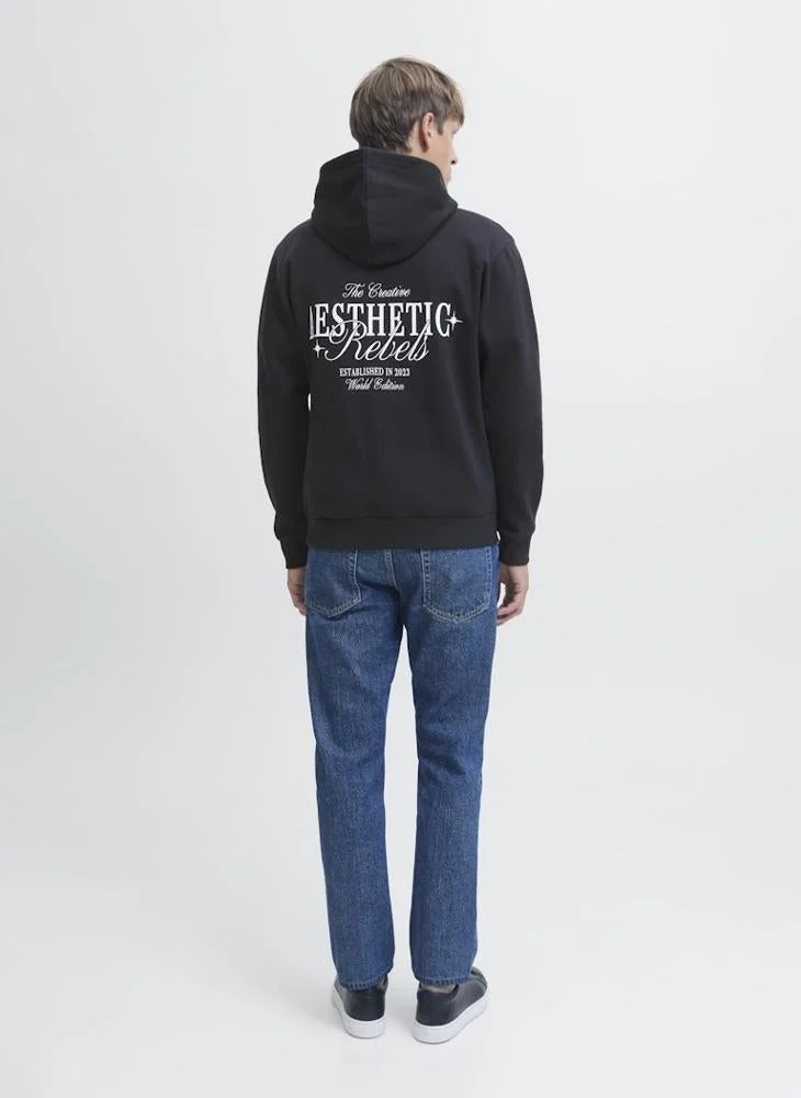 جاي جاي ريبل هودي بطباعة نصية وياقة دائرية