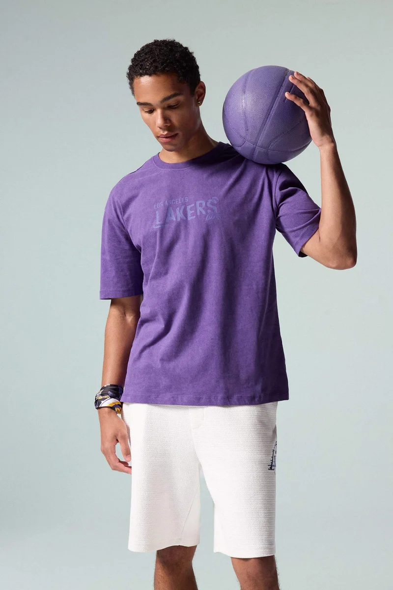 ديفاكتو Short Sleeved NBA Los Angeles Lakers T-Shirt