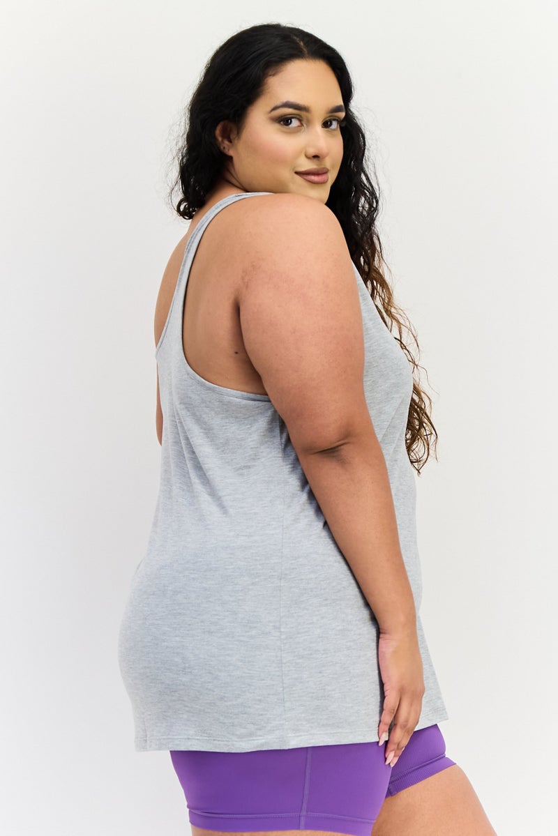 Reebok تي شيرت تدريب بلا أكمام للنساء بمقاس زائد، رمادي - Image 2