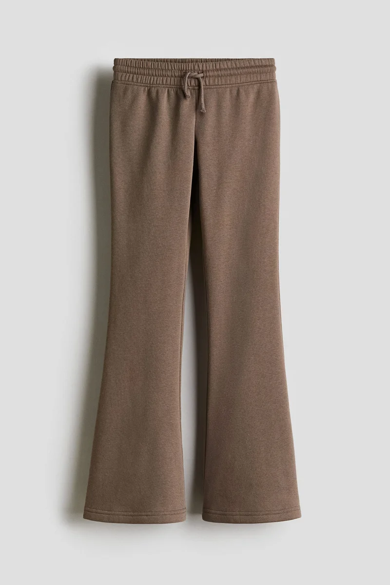 اتش اند ام بنطلون رياضي بحافة واسعة