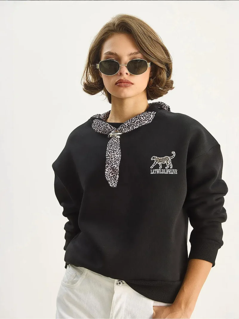 Bianco Lucci Black LUCCI Crew Neck Sweatshirt with Print Accessory for Women | Best Price UAE